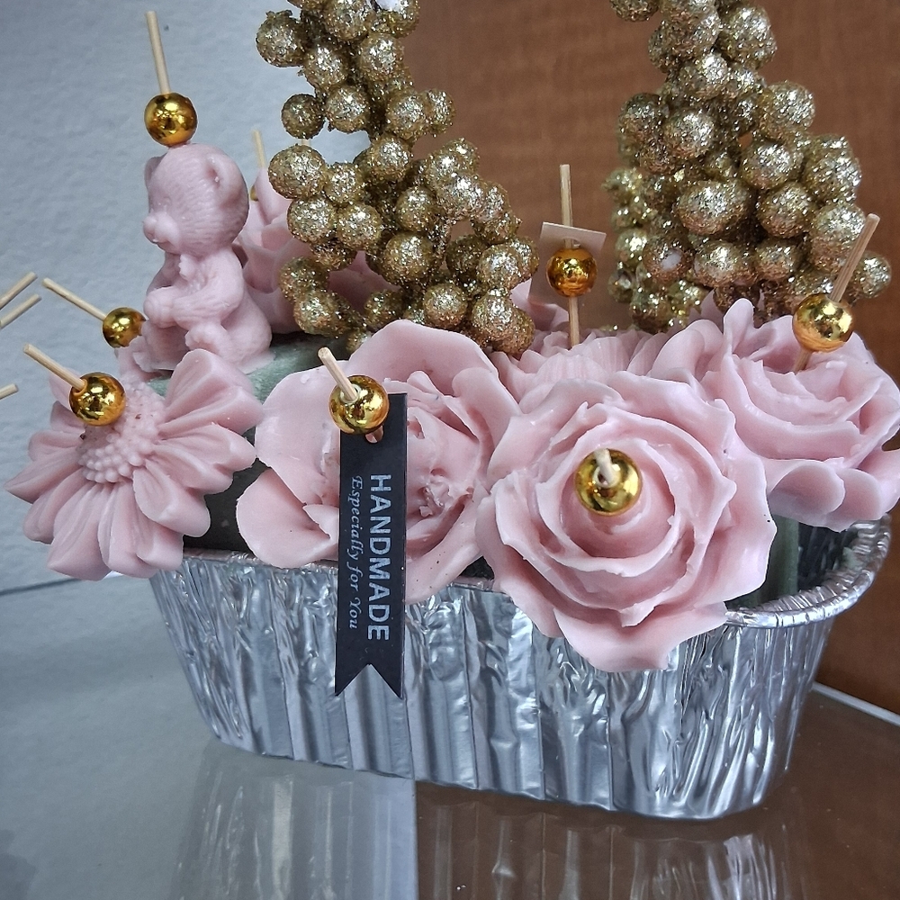 Darien Allen of Las Vegas Pink Floral rose wax melts. Candle love Hand made